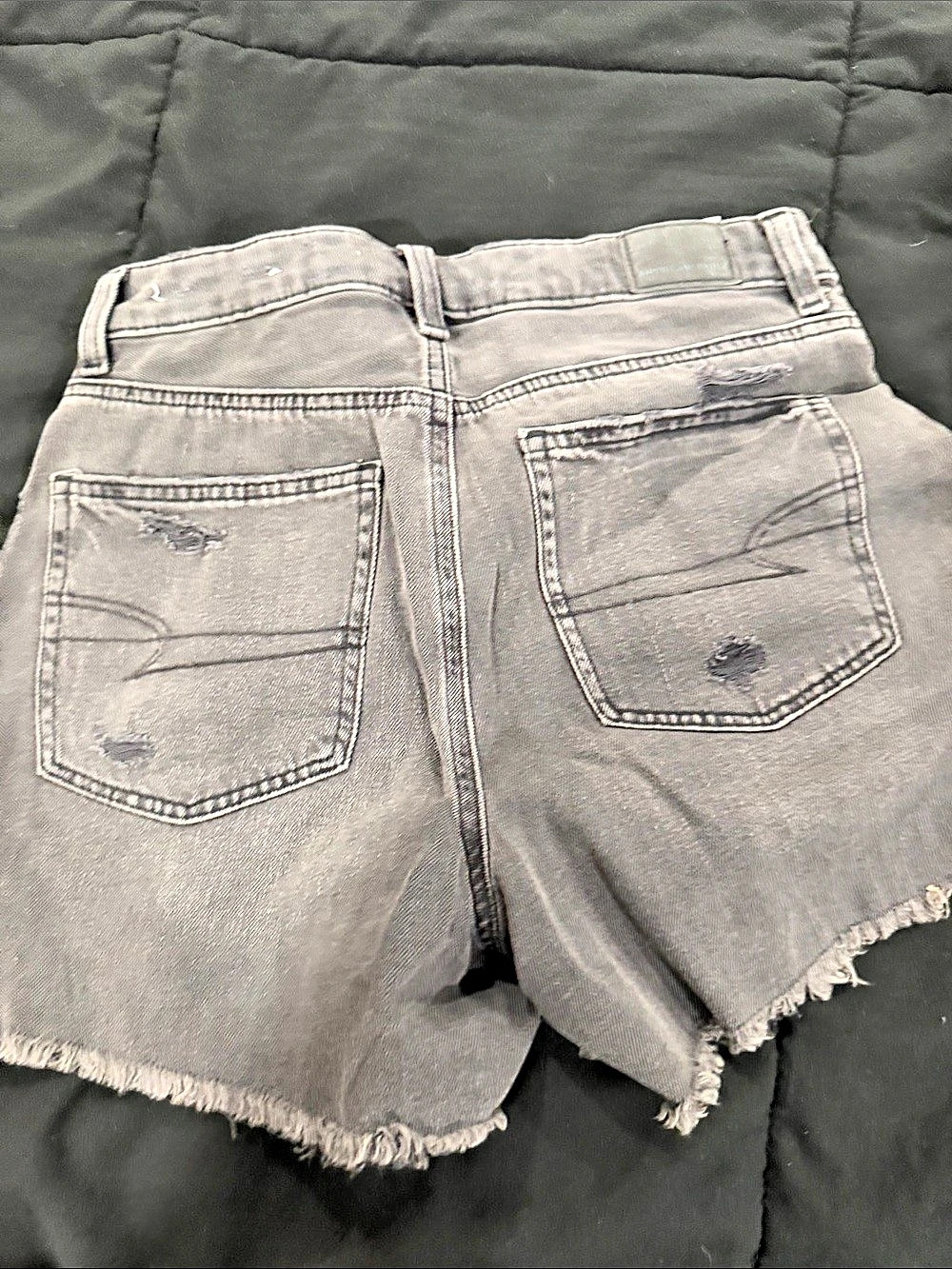 American Eagle Ripped Denim Mom Shorts Distressed Jean Shorts in Gray Size 2 - Picture 2 of 3